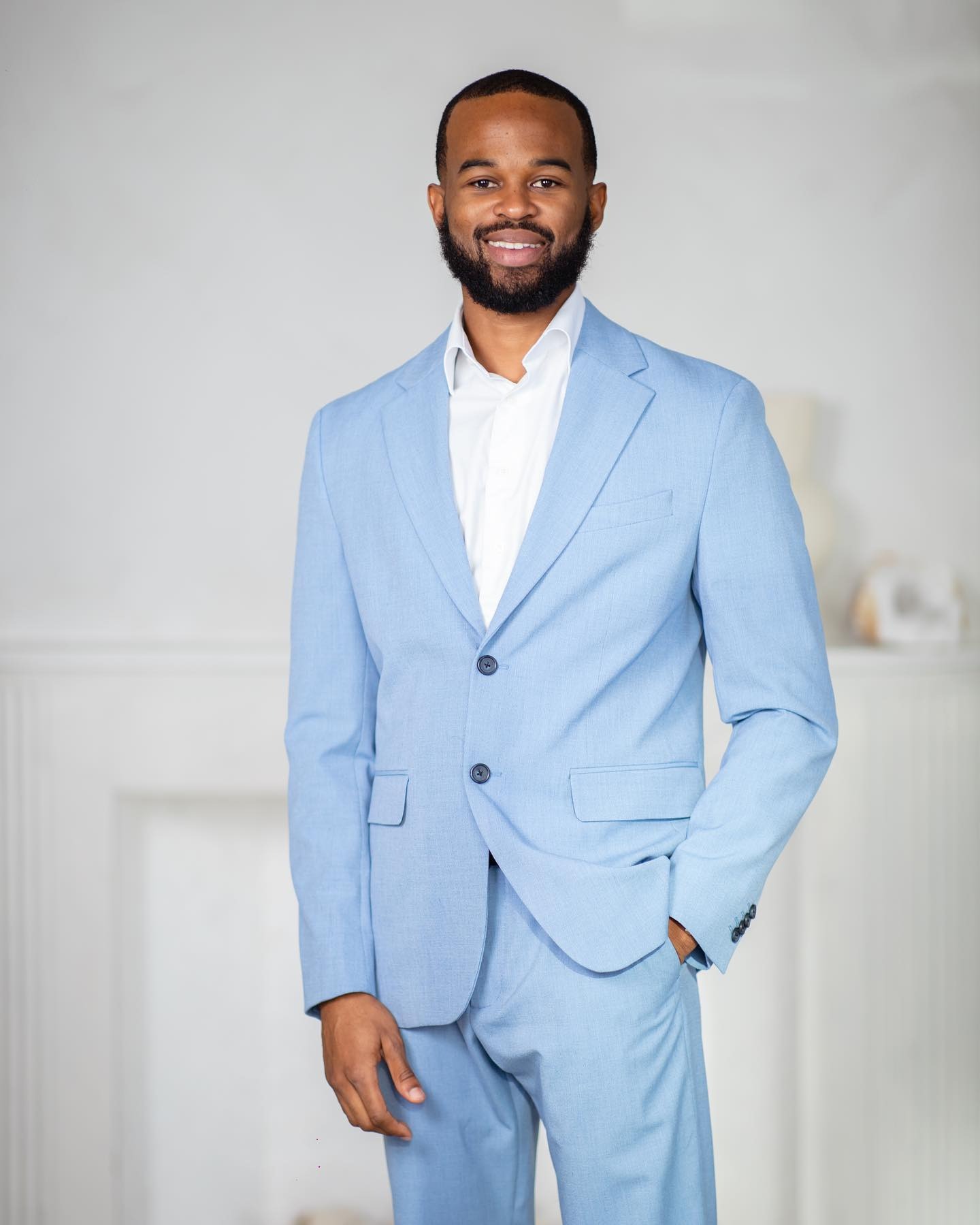 Aaron Davis — luxury real estate advisor